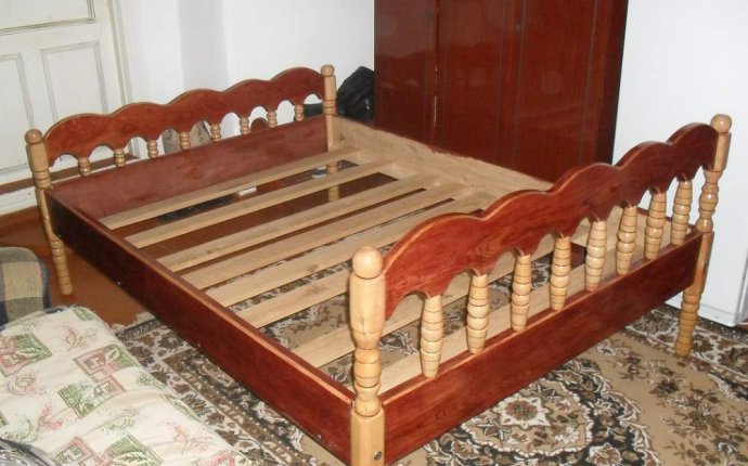 Деревянная кровать своими